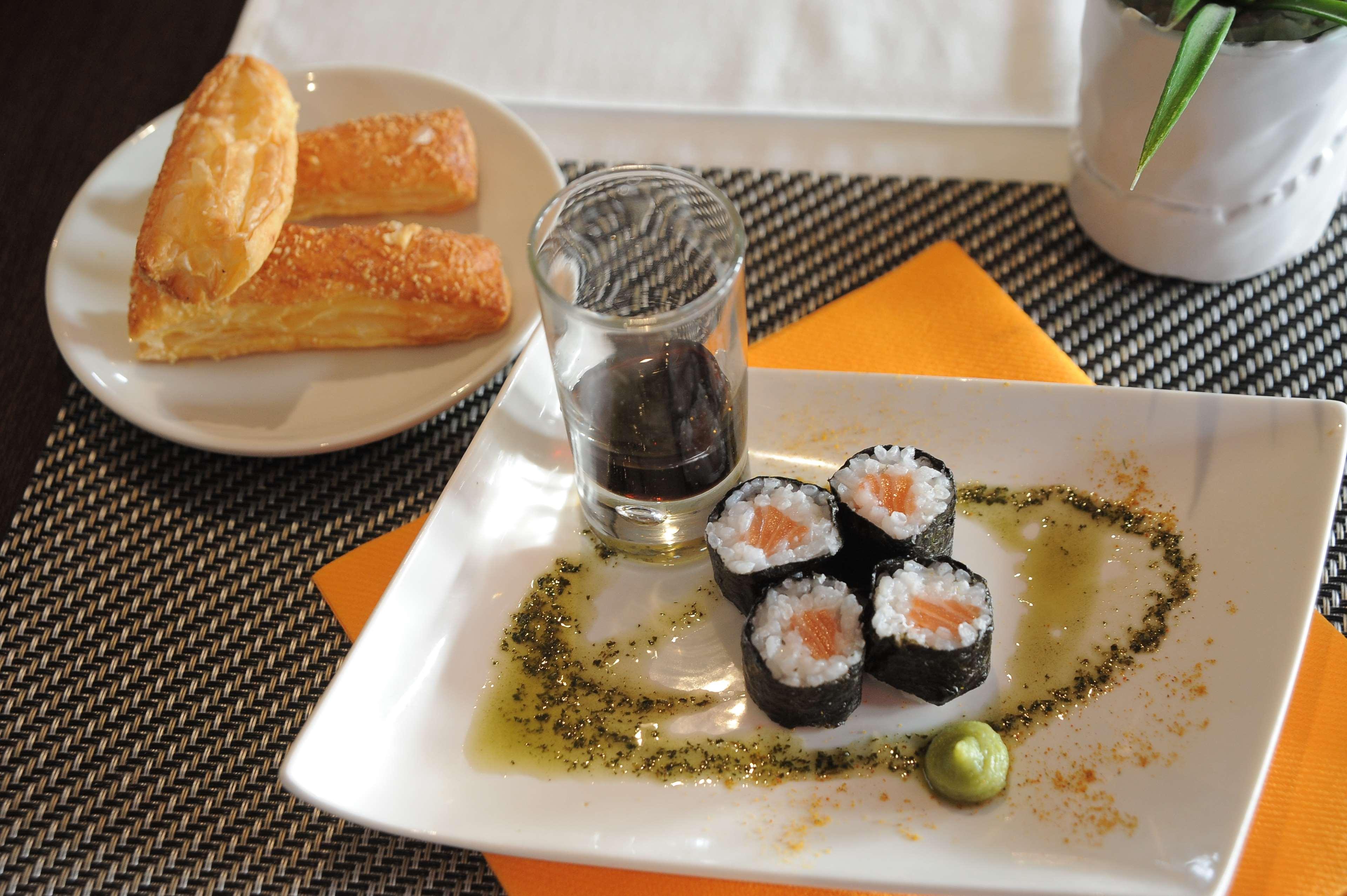Hotel Kyriad Dieppe Saint-Aubin-sur-Scie ภายนอก รูปภาพ